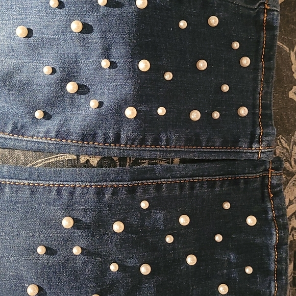 Distressed Pearl Jeans! size 29 - Picture 2 of 7